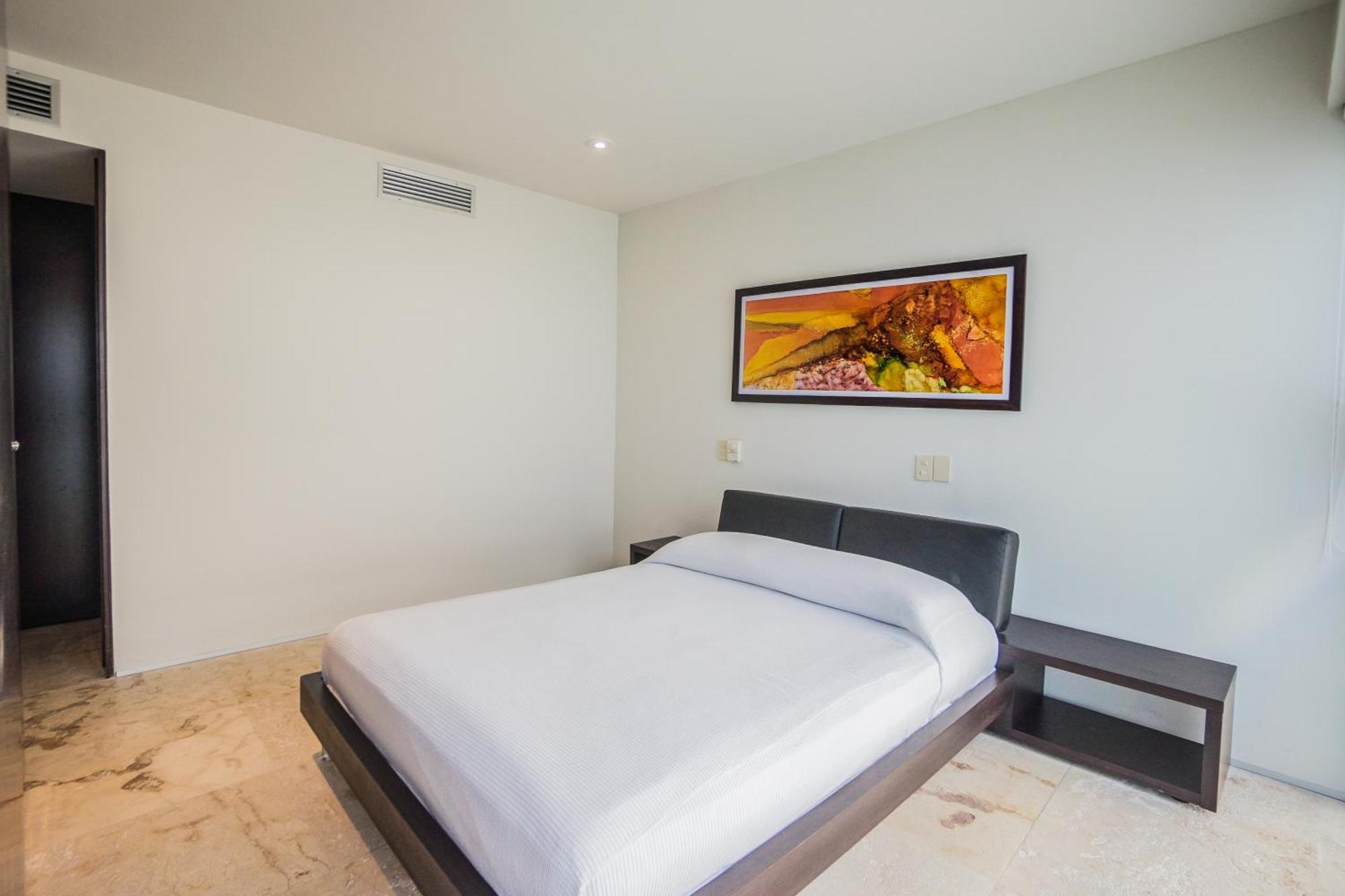 Spacious Magia Steps To The & 5th Ave Appartement